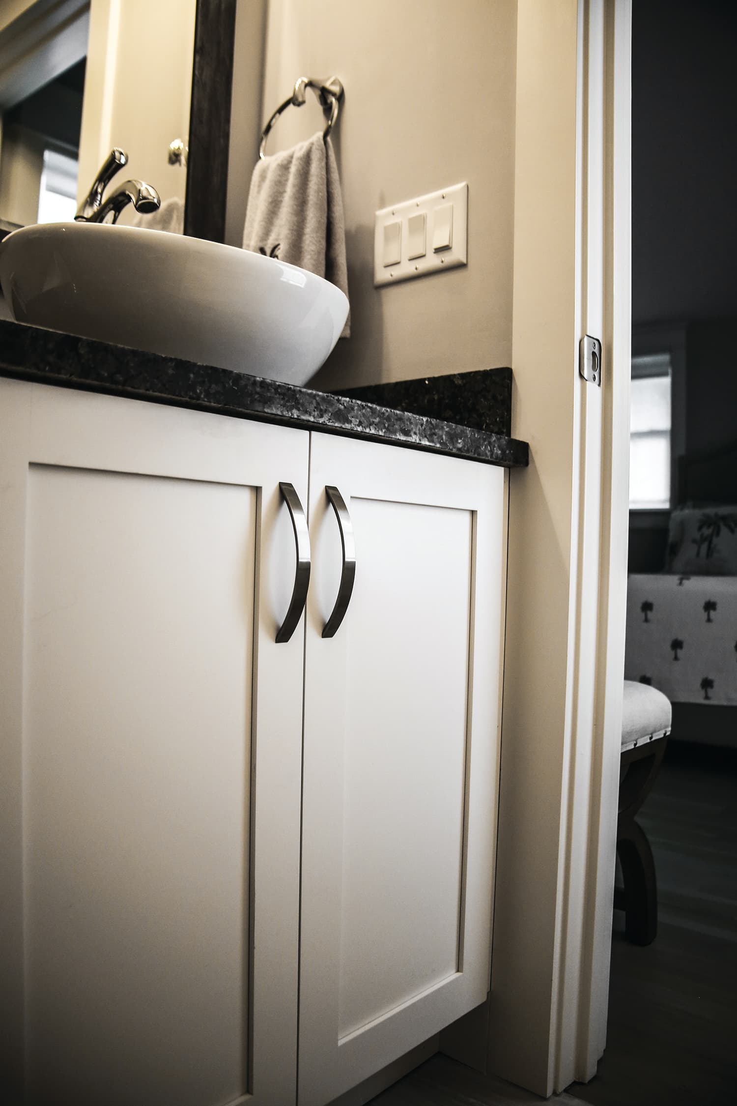PC Wexford Ivory Sink Cabinet KB